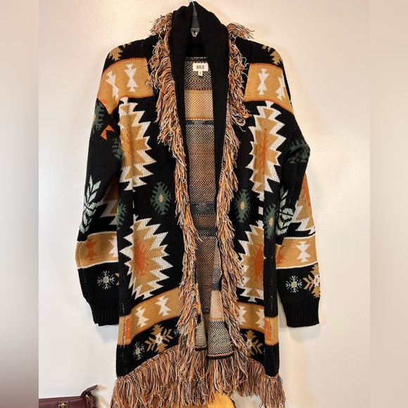 Buckle Sweaters - Buckle BKE‎ Southwestern Fringe Open Flyaway Cardigan Sweater Women’s Medium